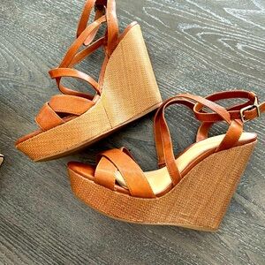 Gianni Bini wedges size 10